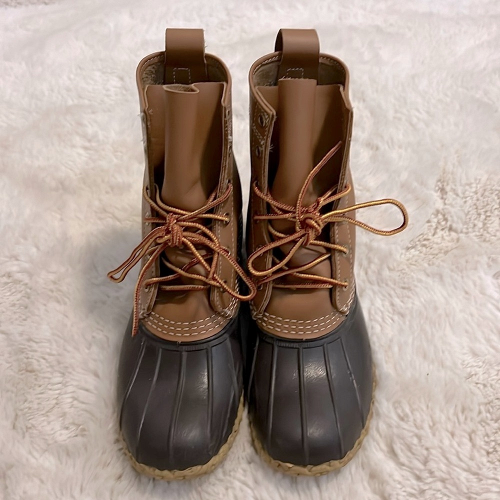 Women’s Unlined Bean Boots 8” size 7M